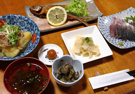 当宿は「かごしま地産地消推進店」及び「屋久島料理の宿」登録店です。